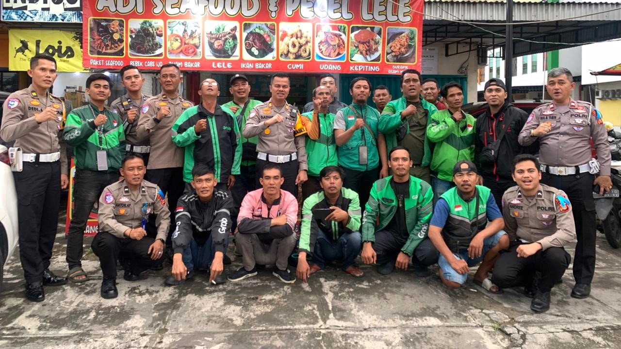 Ngopi Bareng Ojol, Sinergi Sat Lantas Lubuk Linggau untuk Operasi Zebra Musi 2025