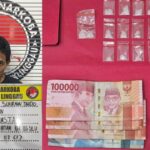 Aparat Sat Resnarkoba Lubuk Linggau saat mengamankan tersangka pengedar sabu