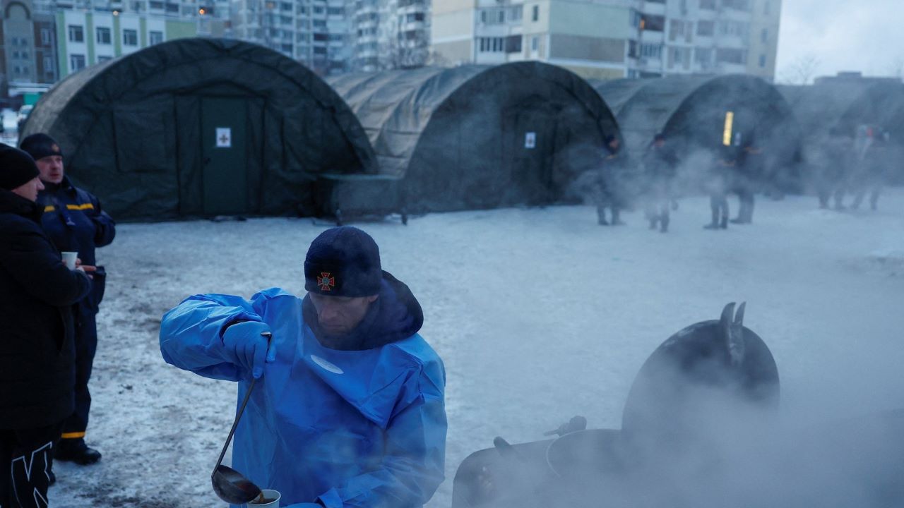 Pemandangan kota Kyiv di tengah musim dingin yang ekstrem, dengan suhu yang anjlok dan banyak bangunan kehilangan pemanas. Source: EU/EEA Regulatory Notice