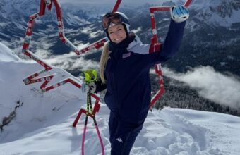 Lindsey Vonn saat berlaga di lintasan ski menuruni bukit, sebuah olahraga yang menuntut presisi ekstrem dan keberanian tak terbatas, Source: Instagram @lindseyvonn