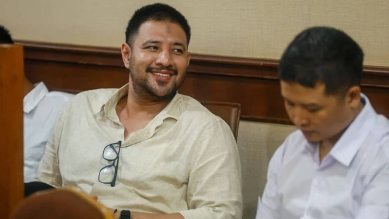 Ammar Zoni menghadiri sidang di Pengadilan Negeri Jakarta Pusat di tengah bulan Ramadan.