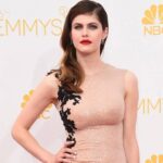 Alexandra Daddario dan Andrew Form saat masih tampil bersama di salah satu acara publik sebelum kabar perpisahan dikonfirmasi.