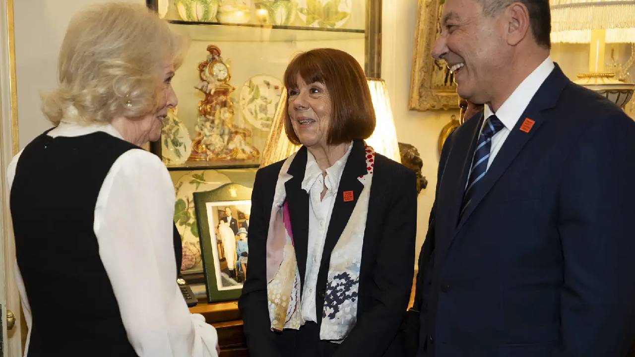 Queen Camilla bertemu Gisèle Pelicot di Clarence House untuk membahas keberanian dan perubahan narasi soal rasa malu.