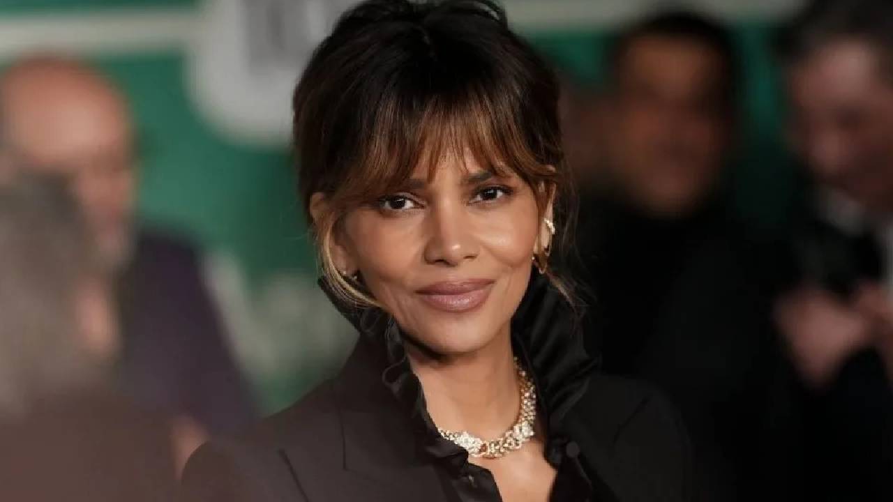 Halle Berry berbicara terbuka soal pentingnya kepuasan bersama dalam hubungan.