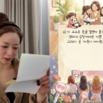 Momen reflektif Yoon Bomi Apink saat membaca surat tulus dari keluarga penggemar, sebuah pengingat tentang ikatan yang melampaui panggung hiburan.