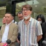 Rizky Billar saat mendatangi Polda Metro Jaya untuk mewakili Lesti Kejora dalam klarifikasi laporan dugaan pelanggaran hak cipta.