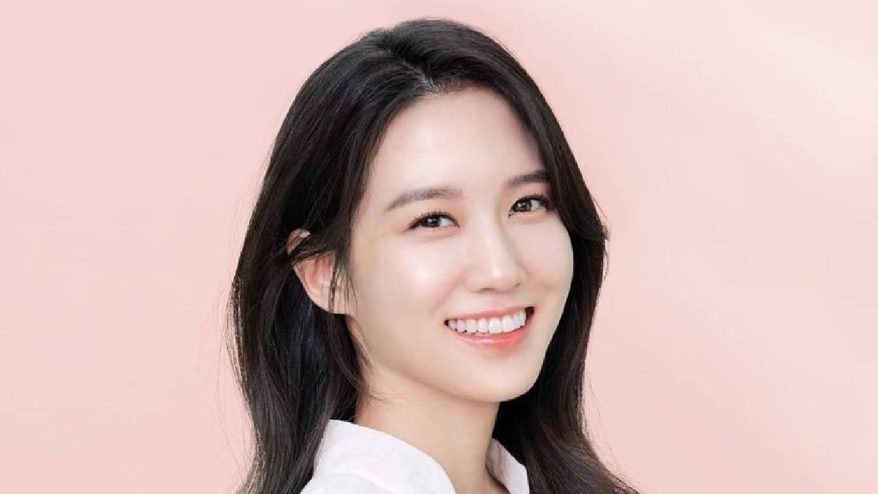 Park Eun Bin akan membawa penonton ke dunia romansa, misteri, dan supernatural dalam drama 'Spellbound'.
