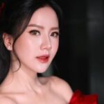 Potret kebersamaan yang kini menjadi narasi masa lalu, sebuah realita yang disorot oleh Agnes Jennifer dalam proses perceraiannya.