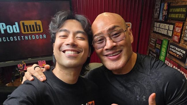 Tangkapan layar percakapan terakhir Deddy Corbuzier dan Vidi Aldiano, sebuah artefak digital yang merekam canda, dukungan, hingga perpisahan.