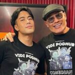 Deddy Corbuzier (kanan) dikenal sebagai salah satu sahabat dekat Vidi Aldiano (kanan). Peringatan kerasnya di media sosial menjadi sorotan karena dianggap mewakili keresahan publik terhadap fenomena eksploitasi duka.