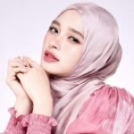 Inara Rusli menunjukkan sikap legawa di tengah proses hukum yang menjeratnya terkait tuduhan perzinaan.