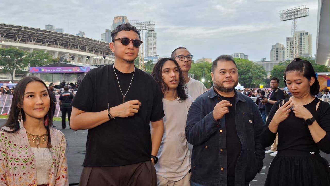 Barasuara tetap tampil eksplosif di panggung KLBB Festival 2026 meski beberapa personelnya menjalani puasa Ramadan.