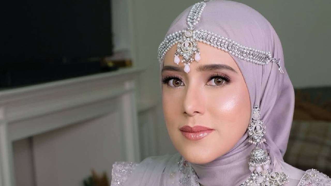 Fairuz Arafiq menanggapi kasus hukum yang menjerat sang kakak dan meminta publik tidak mengaitkannya dengan kehidupan pribadinya.