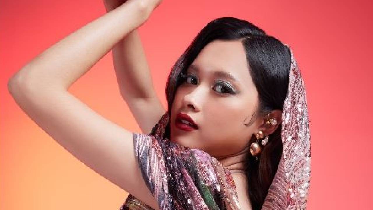 Risa Amel mencoba genre Hipdut sebagai langkah adaptasi mengikuti tren musik viral di media sosial.