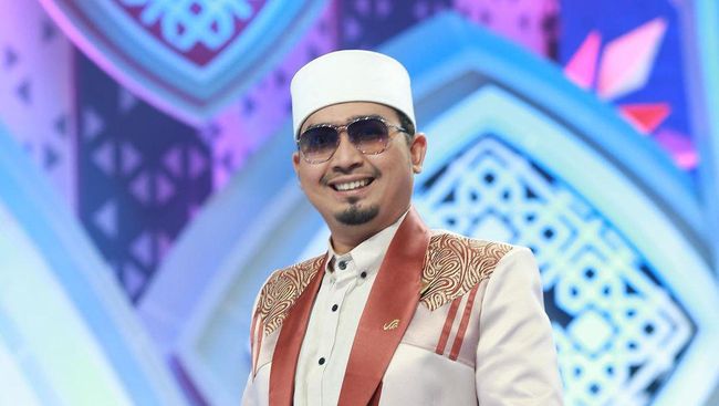 Ustaz Solmed mendesak aparat bertindak tegas dalam kasus Ustaz SAM setelah dirinya sempat menjadi korban salah sasaran tuduhan netizen.