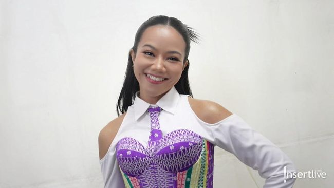 Persahabatan Yura Yunita dan Vidi Aldiano yang melampaui panggung, diuji oleh takdir melalui sebuah janji yang belum sempat terwujud.