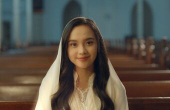 Lyodra Ginting dalam proyek lagu rohani perdananya, 'Melodi CintaMu Tuhan', sebuah kolaborasi yang melibatkan nama-nama besar di industri musik dan media.