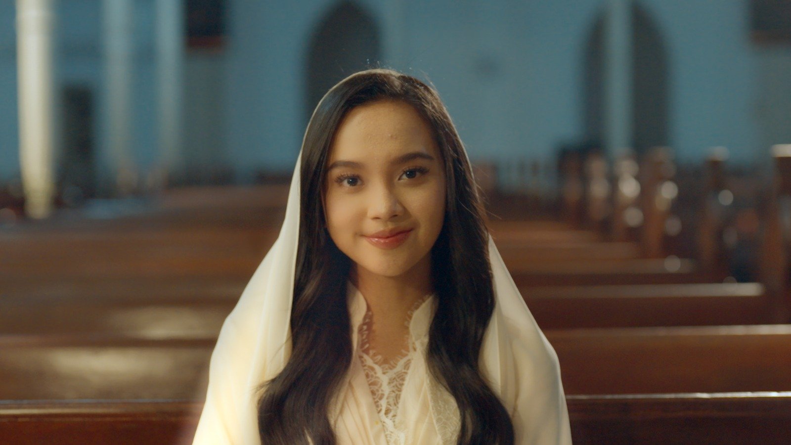Lyodra Ginting dalam proyek lagu rohani perdananya, 'Melodi CintaMu Tuhan', sebuah kolaborasi yang melibatkan nama-nama besar di industri musik dan media.
